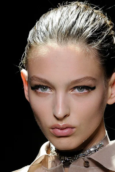 Look 57
